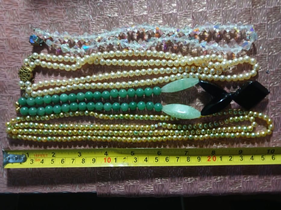 Продам бусы разные