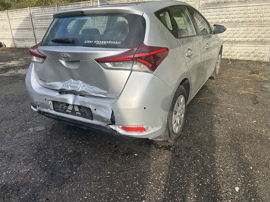 Toyota Auris Hatchback