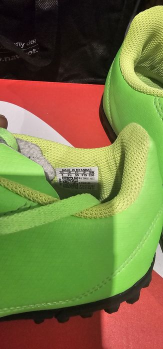 Buty piłkarskie męskie korki Adidas. 35