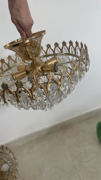 3 Lustres dourados de cristais