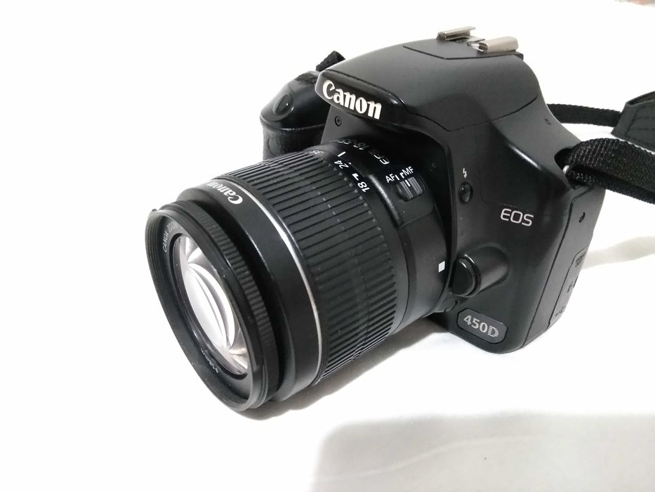 Продам фотокамеру Canon EOS 450D