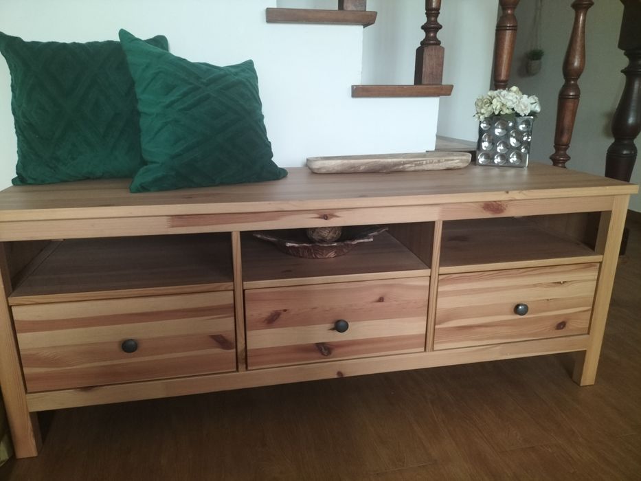 Móvel em pinho IKEA gama Hemnes