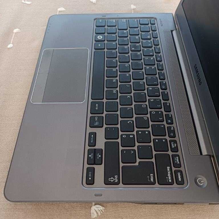 Samsung NP530U - i5