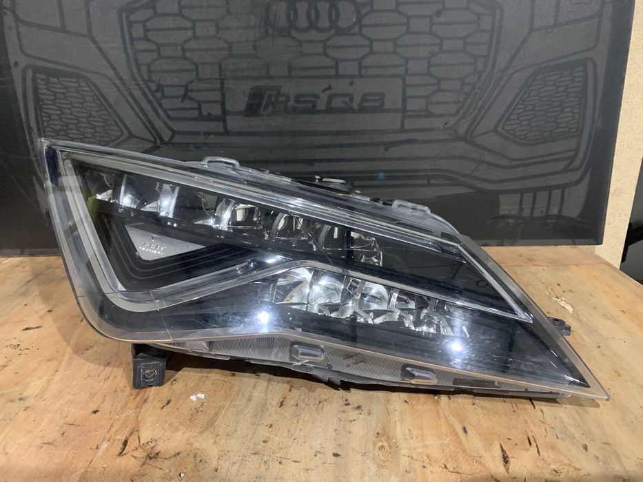 Seat Leon III 3 Lift lampa prawa przednia prawy przód FULL LED EUROPA