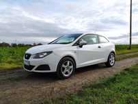 Seat Ibiza Biały Seat Ibiza IV SC 1.2 12V Entry 2011 roku | Benzyna