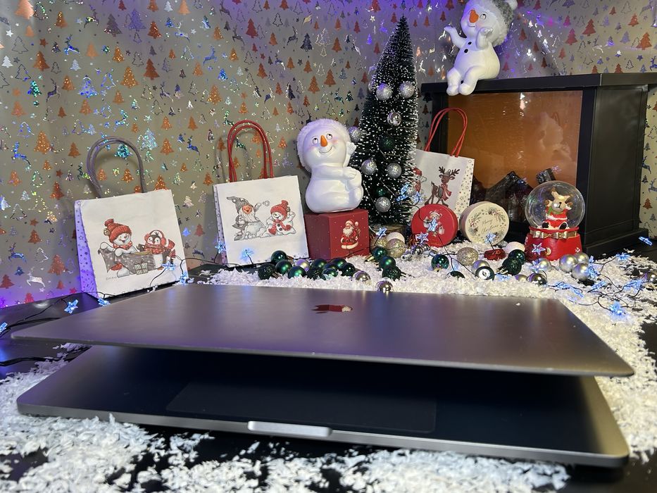 Macbook pro 16’’- intel core i9,32 gb ram,1tb ssd