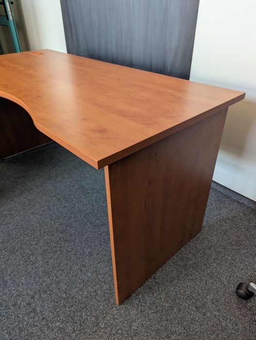 Biurko narożne biurowe. 6 sztuk. + Kontenerek.