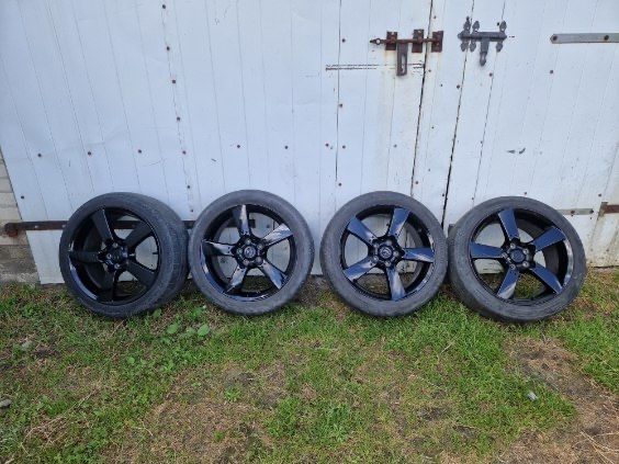 Sprzedam felgi  z mazdy rx8 18 5x114.3