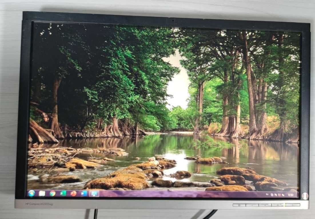 Монітор HP 22" (55,9 см) LA2205WG, WSXGA+, VGA, DVI, DisplayPort, USB