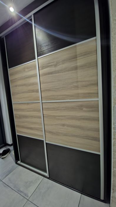 Wysoka Szafa ubraniowa na ubrania przedpokuj 160x60x254