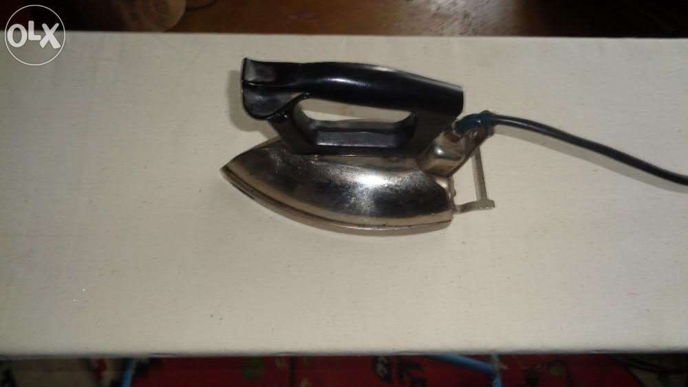 Продам Утюг(металический)