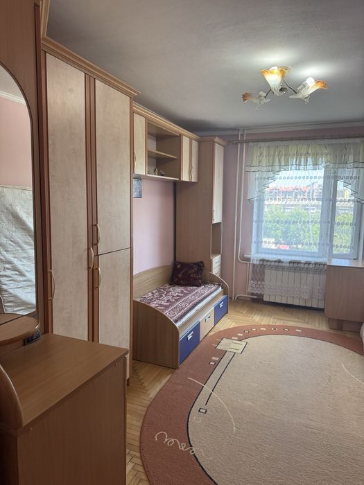 Продаж кімнати по вулиці Довженка