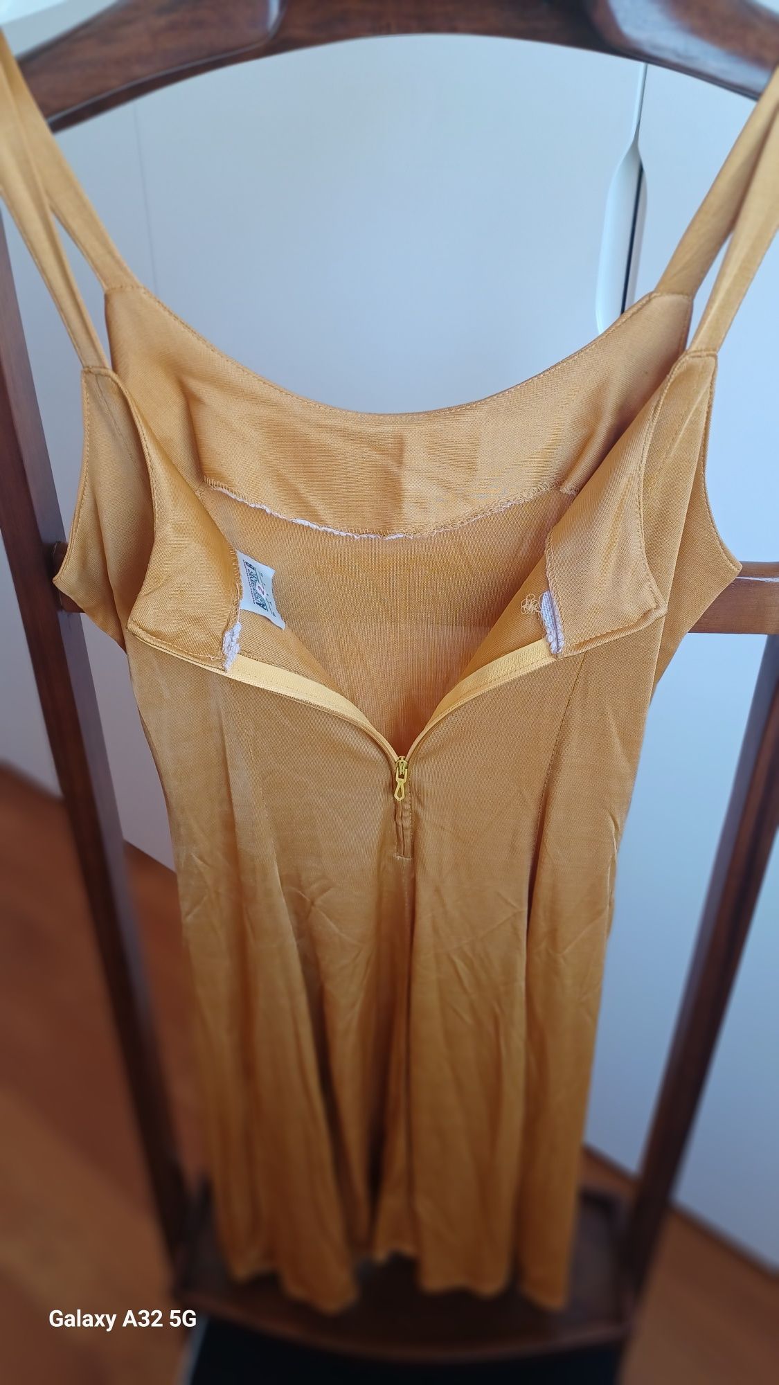 Conjunto de colete e vestido