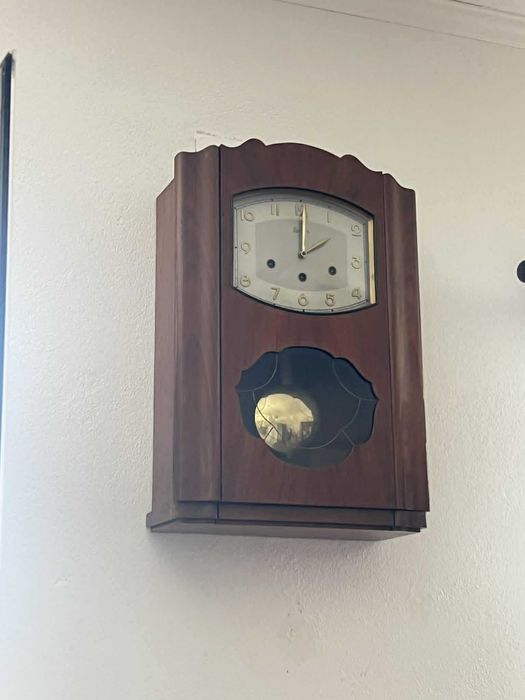 Relógio de corda para parede