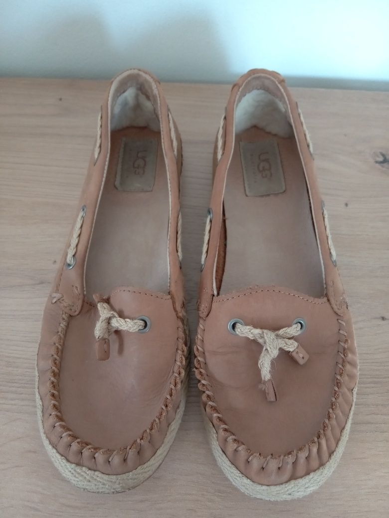 Baleriny UGG Chivon r.38