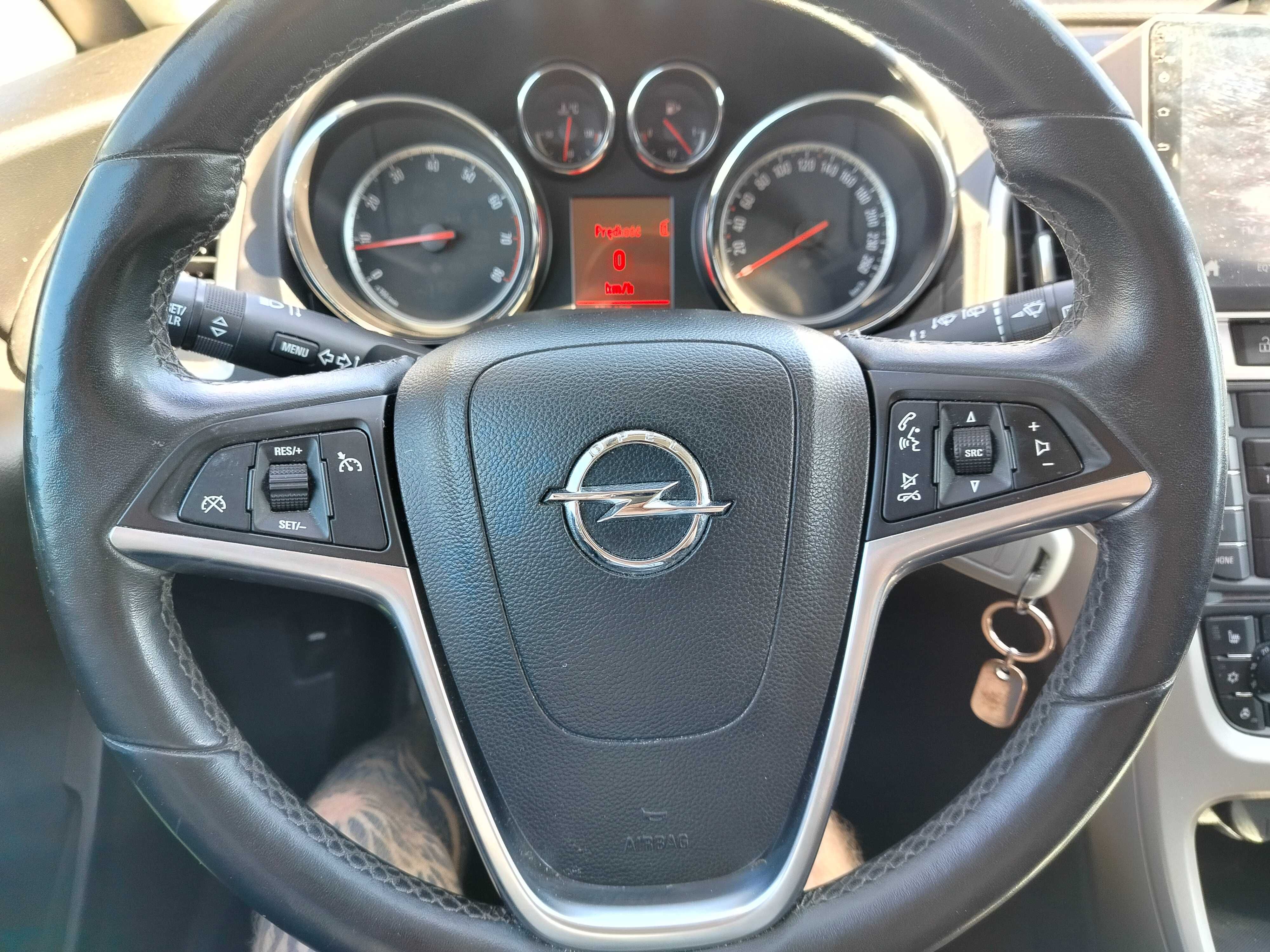 Opel Astra J 1.4 turbo 140KM