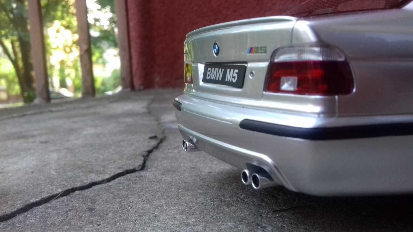BMW 5 seria M5 E39 V8 Otto mobile models 1:18