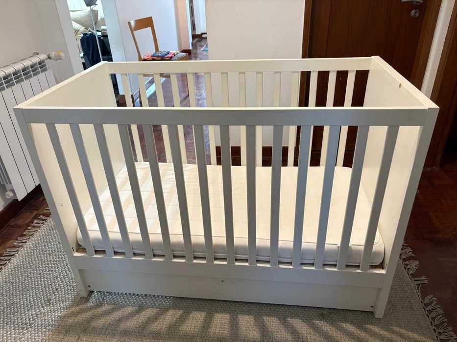 Vendo berço grades (Ikea) com duas alturas + colchão