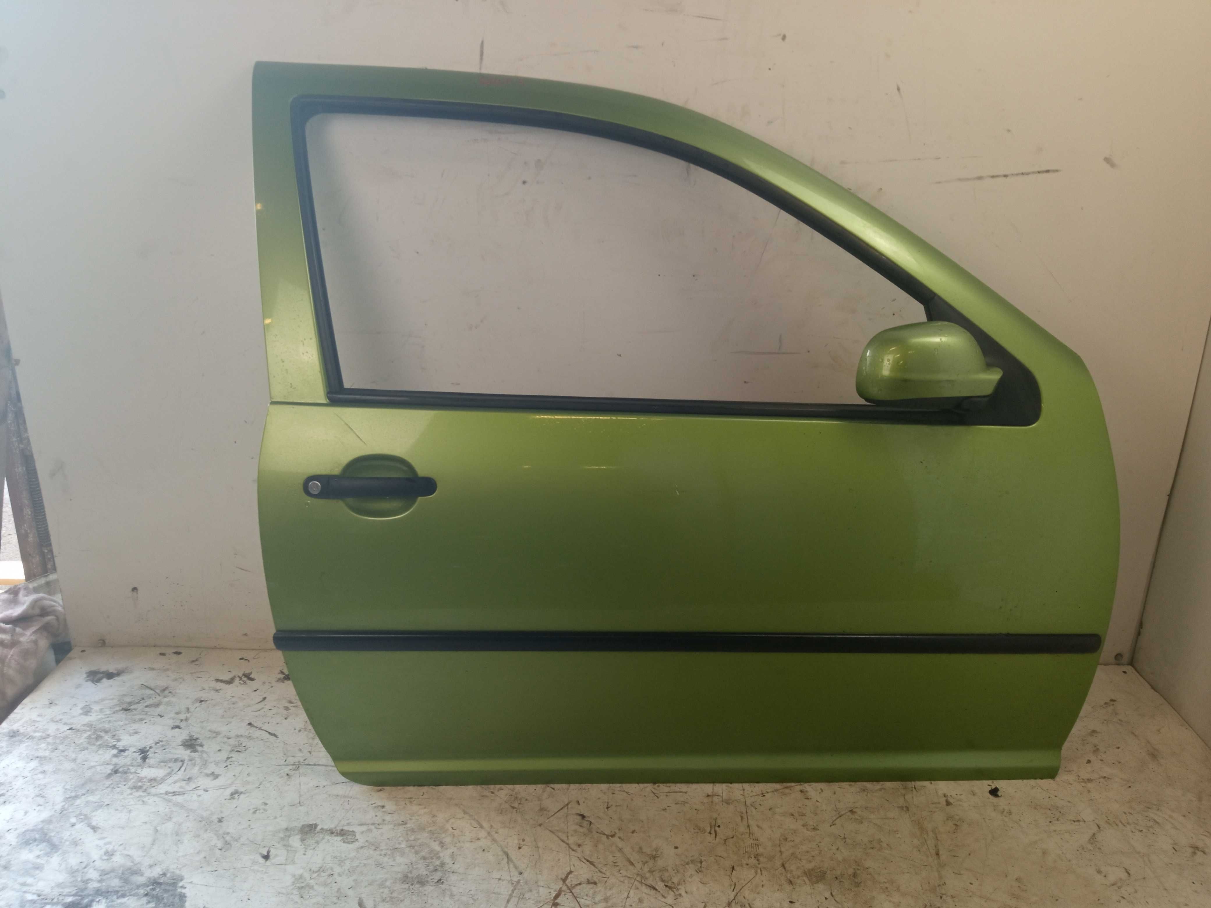VW Golf IV 3D Drzwi Prawe Przednie Prawy Przód PP Lakier LA6M