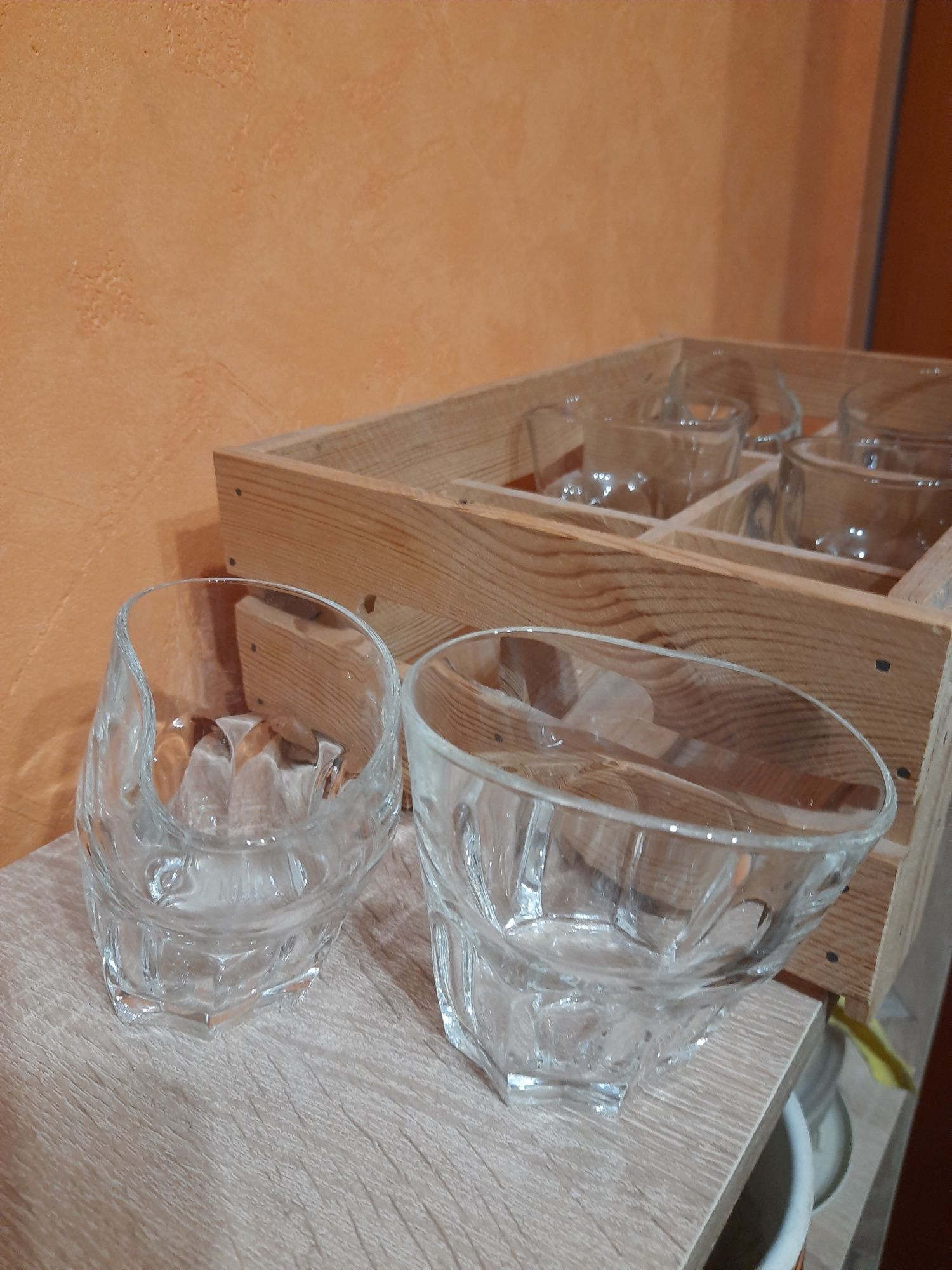 Набор пьяных стаканов