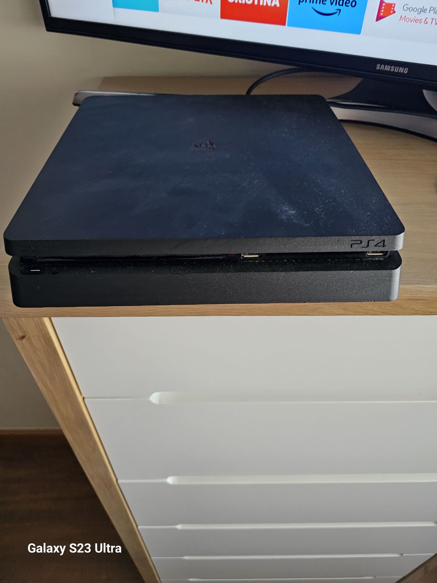 Vendo PS4 c/comando 500Gb