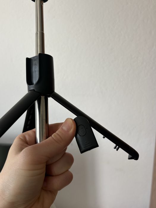 Statyw do telefonu z pilotem zdalnym selfie stick