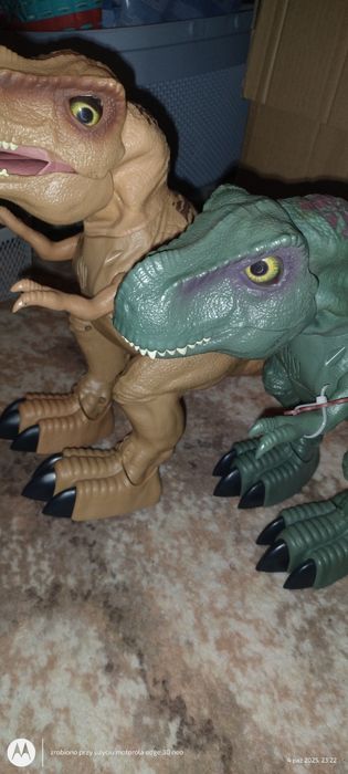 Dwa interaktywne dinozaury
