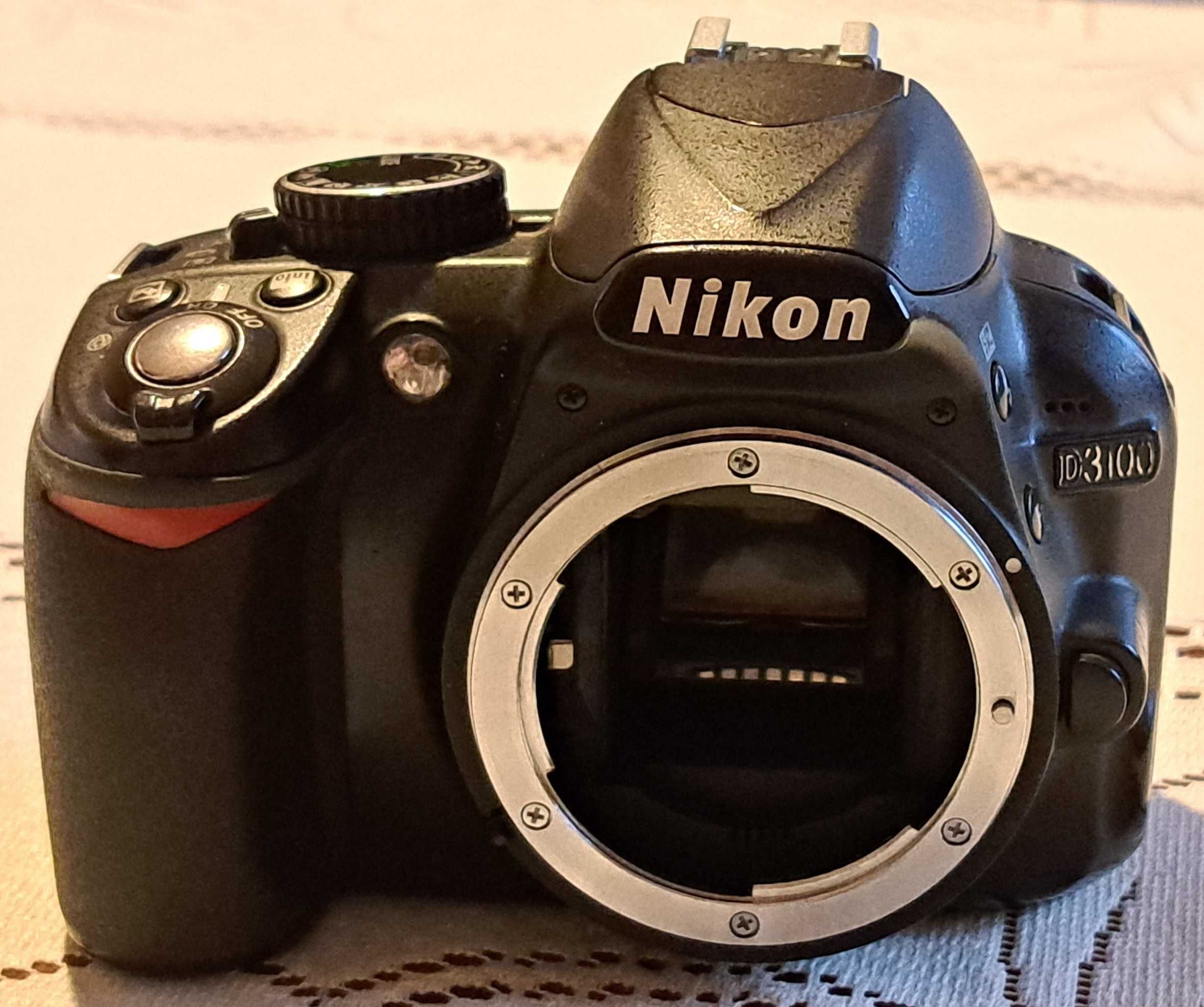 aparat Nikon D3100 body
