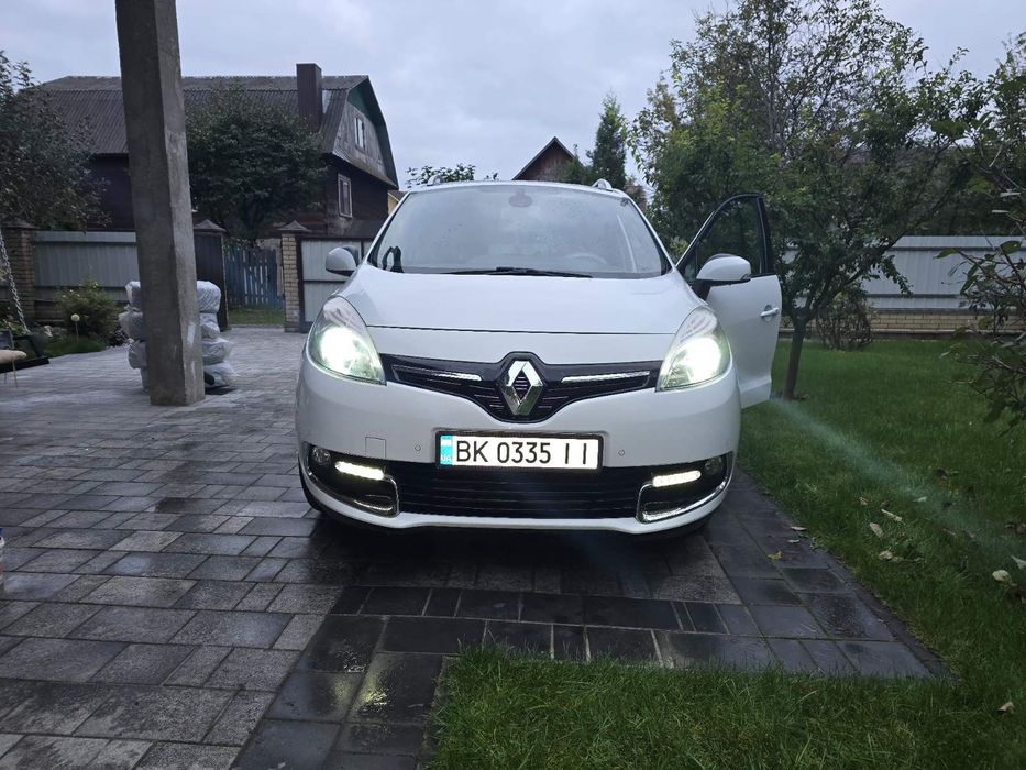 Продам машину в гарному стані вложеній непотребуе