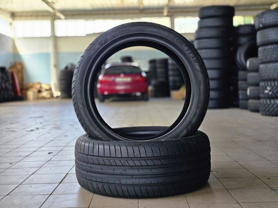 Pneus 245/40 R19