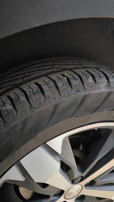 Sprzedam opony Uniroyal RainSport 5
225/55 R18 98 V FR