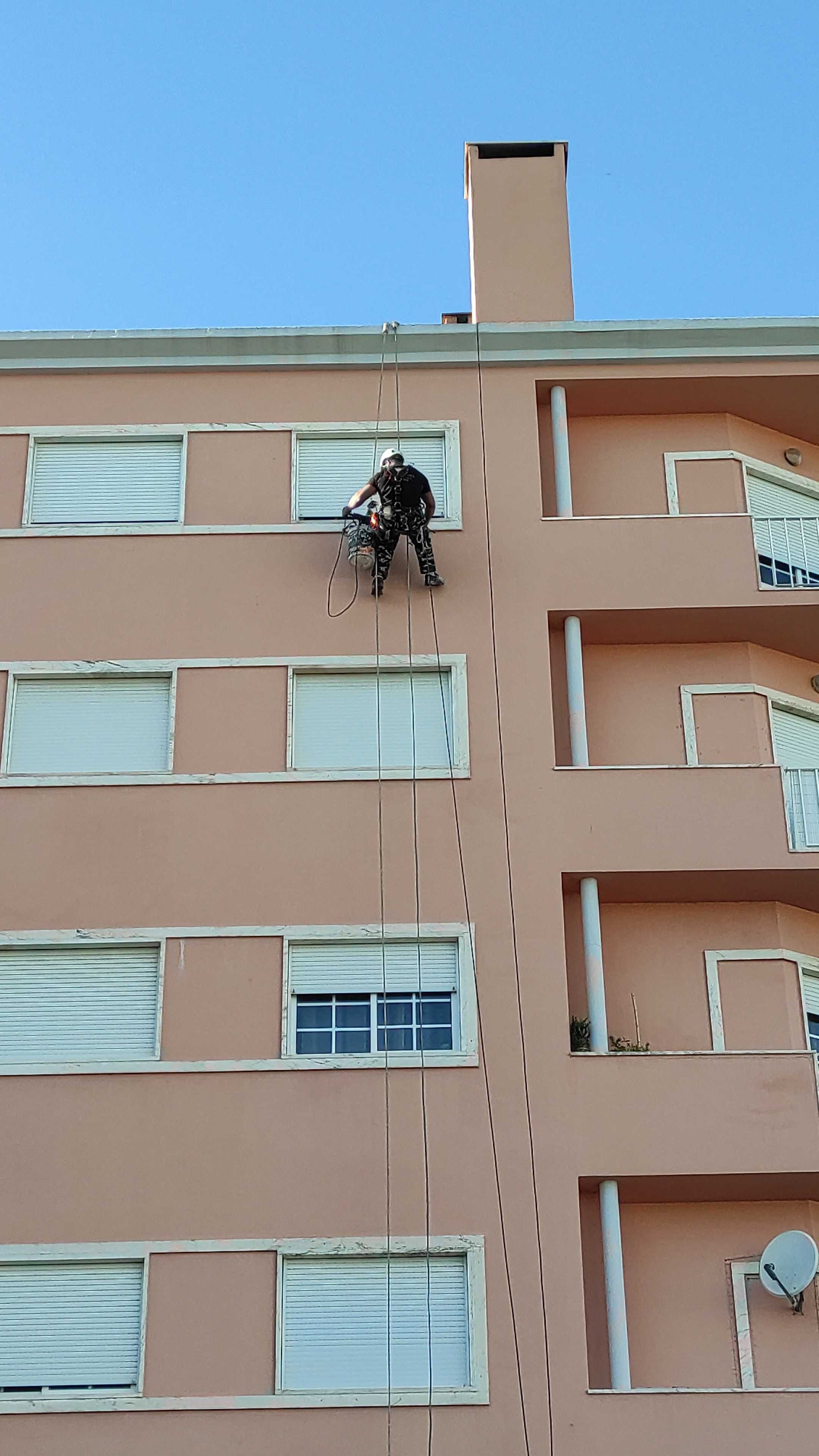 Remodelação em Geral, Pintura de fachada, Impermeabilização, ladrilho.