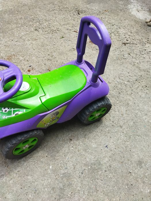 Детский автомобиль.