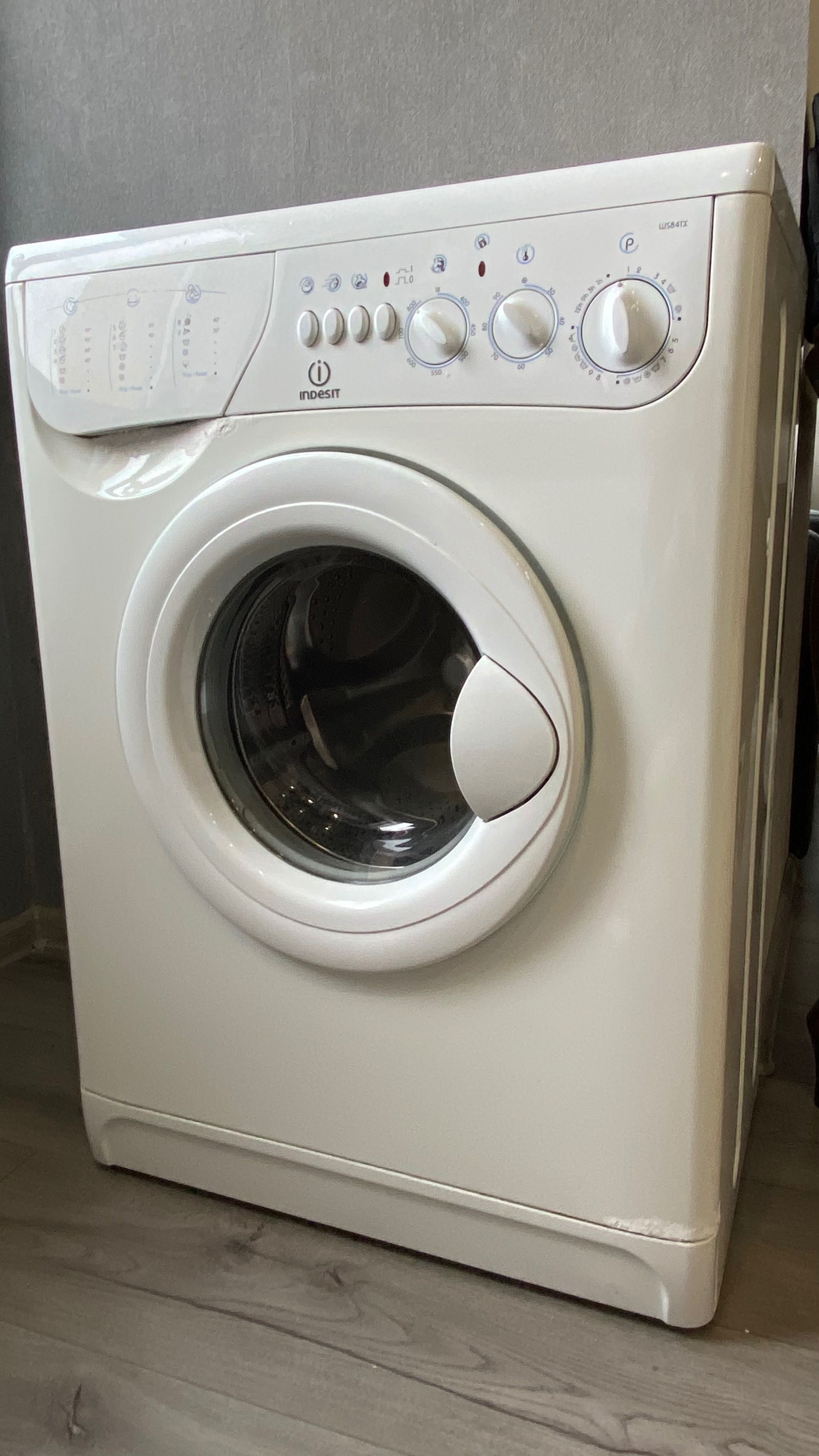 Пральна машина INDESIT WS84TX