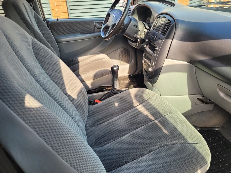 Chrysler Voyager 2.4 benzyna/ lpg  7-osób