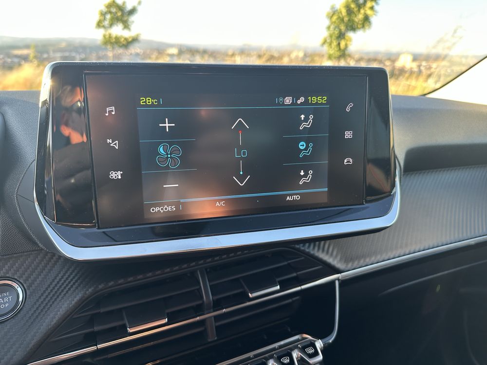 Peugeot e-208 50 Kwh com financiamento