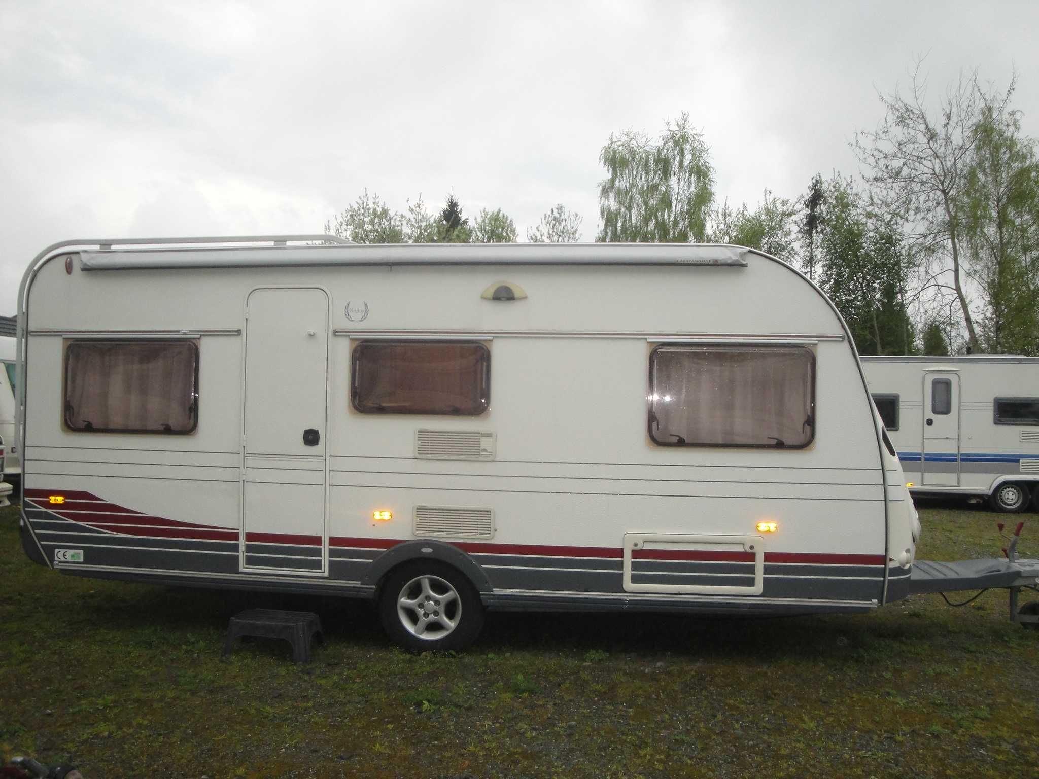 Przyczepa Kempingowa 4 - 5 osobowa  Dmc 1300 kg  wc  markiza rok 2005