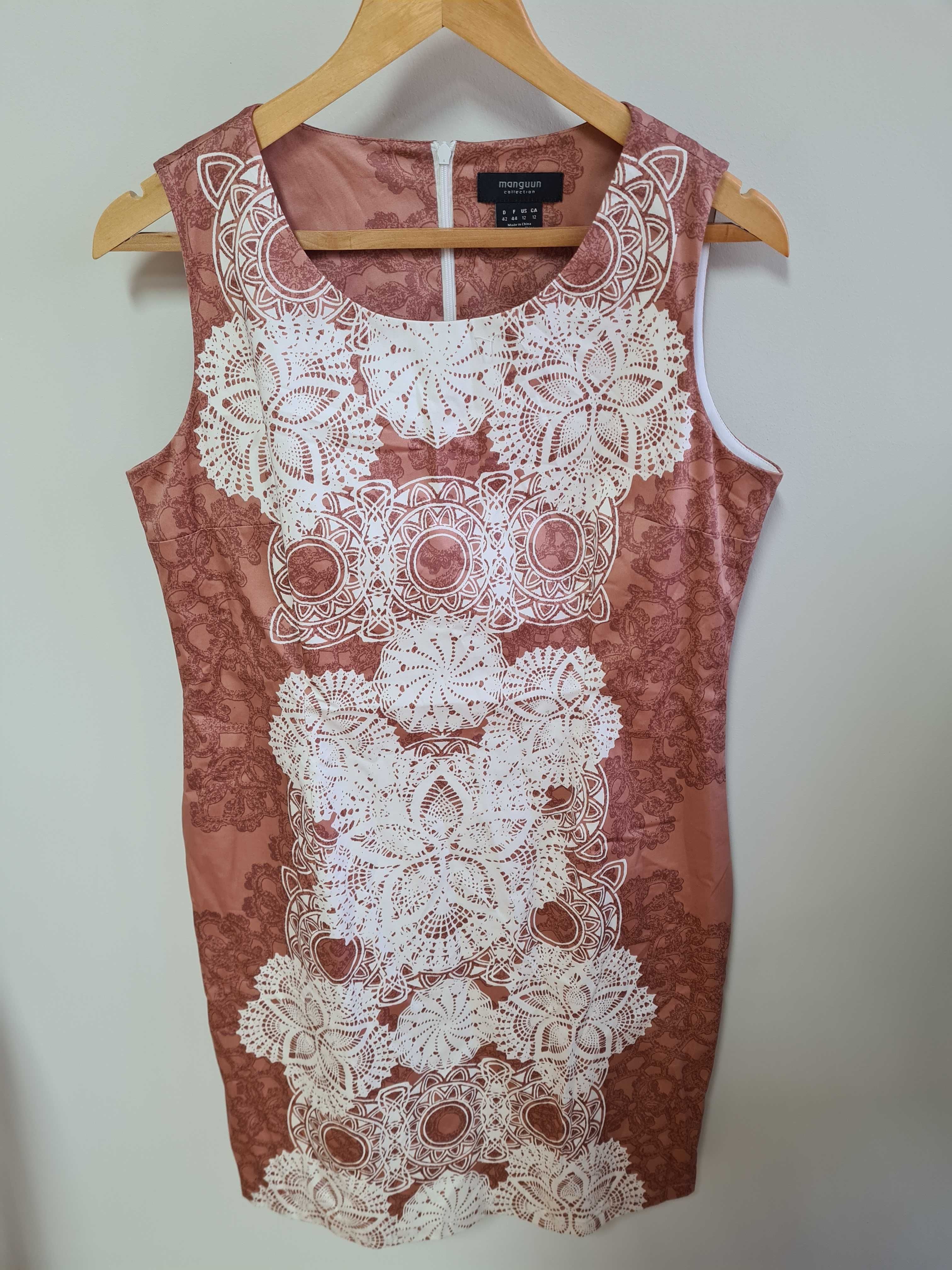 Sukienka Magnum 44 dopasowana xl różowa xxl elegancka ornamenty