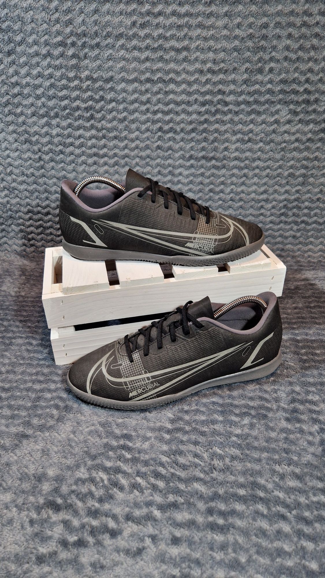 Halówki Nike - roz. 42,5 Nike Mercurial Vapor 14 Club IC