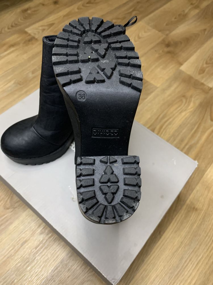 Жіночі черевикі челсі Devided by H&M