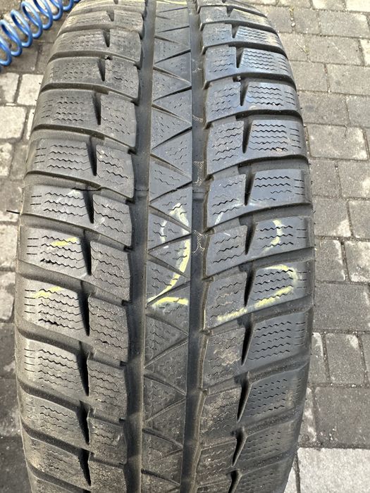 Шини зимові 215/65R16 Falken комплект