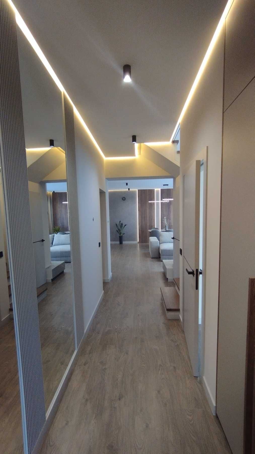 Продається котедж, вул. Тернопільська
Код: 24930