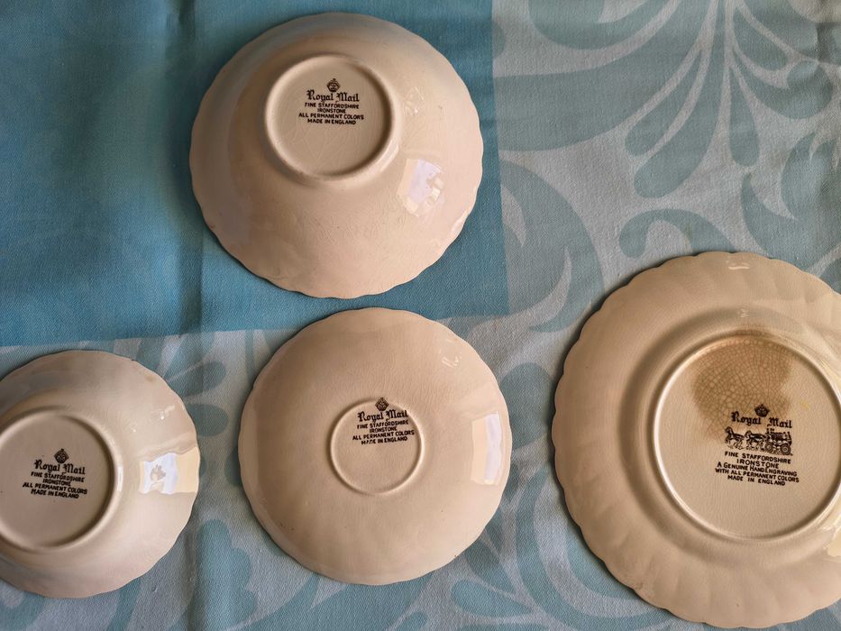 Fine Staffordshire ironstone Royal Mail - 4 peças - castanho escuro
