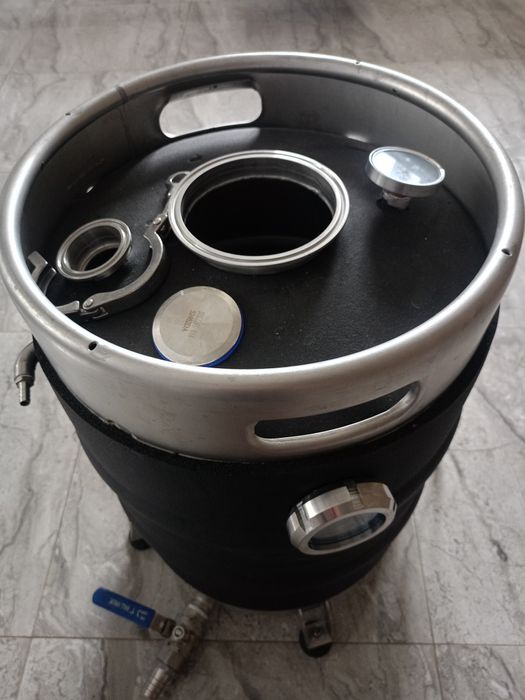 Keg 60litrow z wyposażeniem