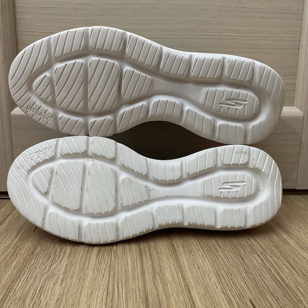 Skechers go walk