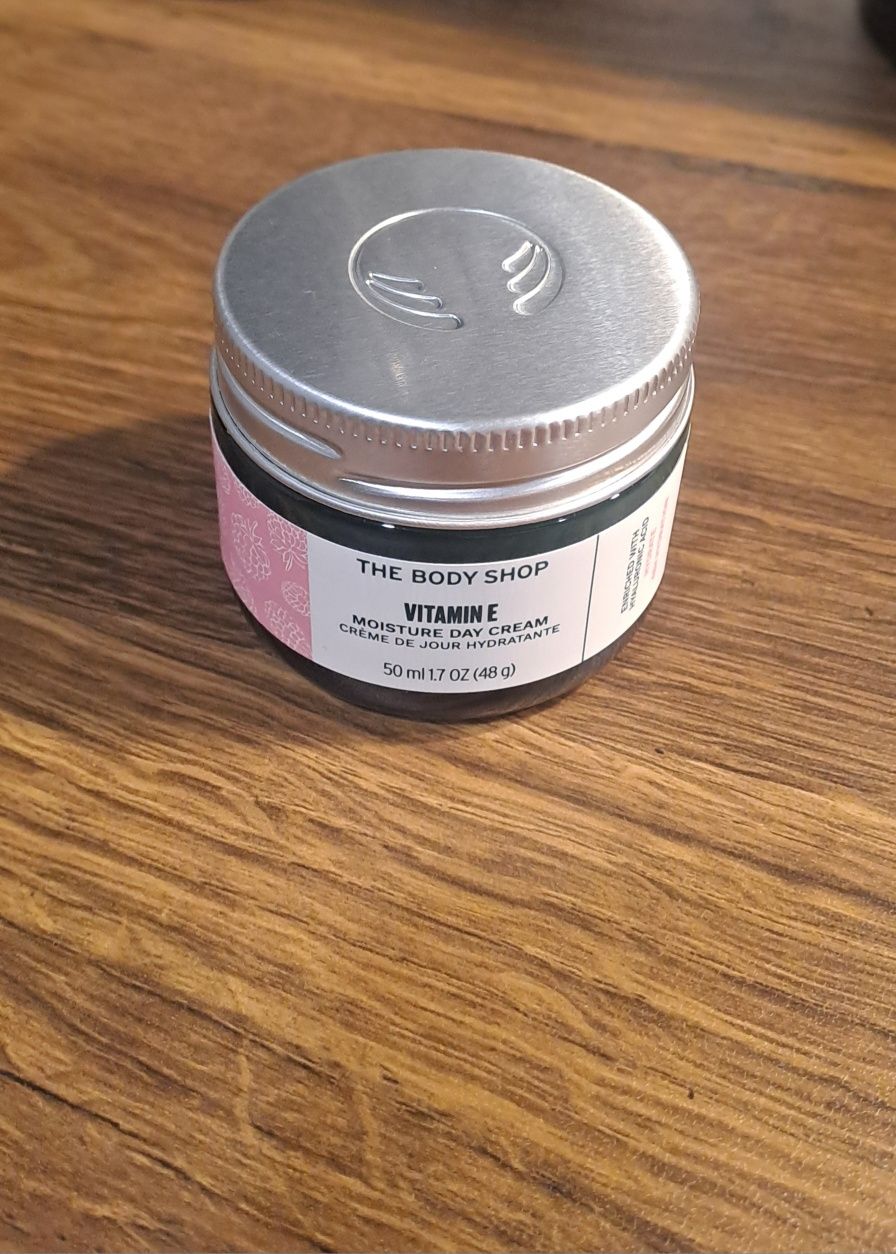 Wegański nawilżający krem witamina E