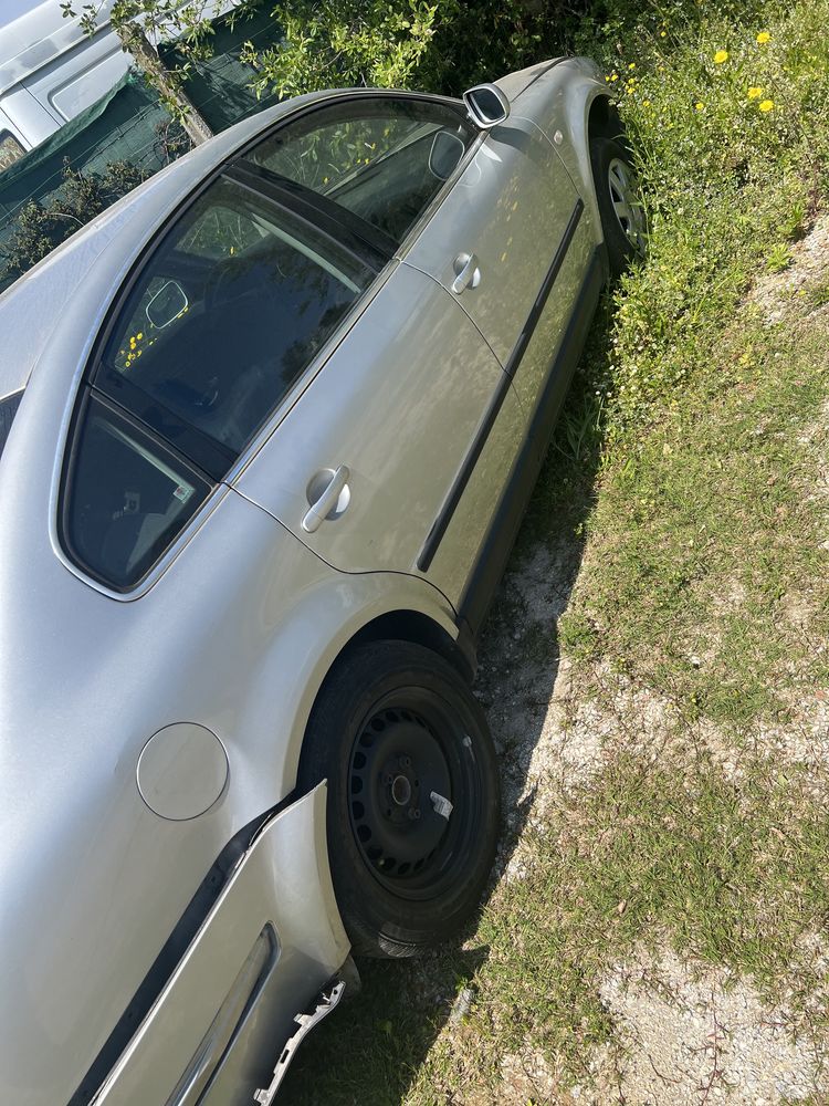 Passat 2001 1.9 TDI - Para Peças