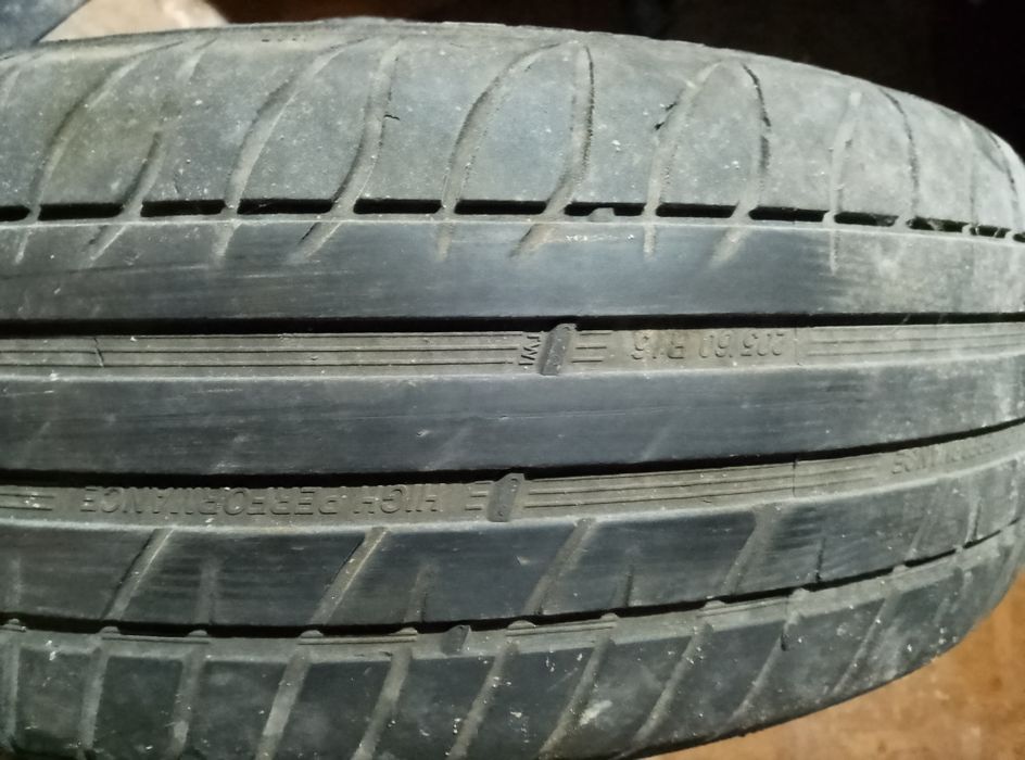 Продаю два колеса шини 205,60,16