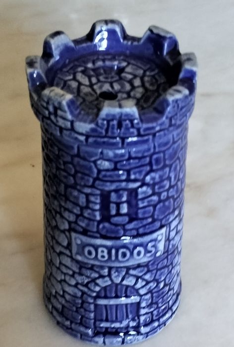 Copo em cerâmica, com tampa