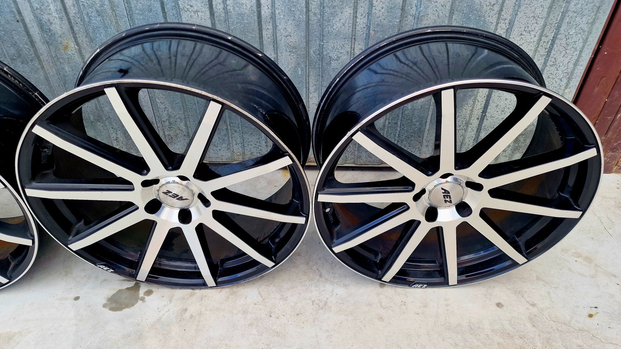 Felgi aluminiowe AEZ Straight 5x114,3 20" 8,5J et 45